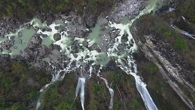 4K峡谷河流溪水瀑布岩石视频的预览图